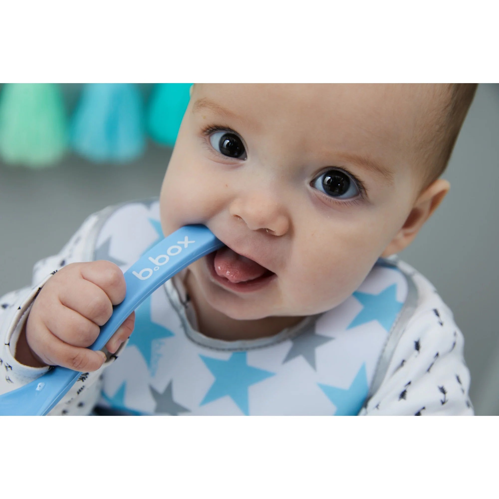 B.box Travel Bib + Flexible Spoon – Mellow Lellow